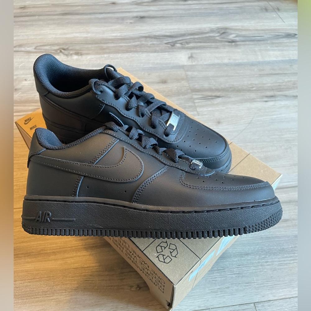 Nike Air Force 1 Black (GS) 6Y unisex shoe